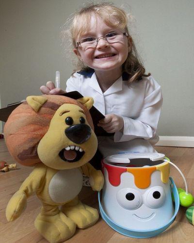 O fetiţă de 5 ani are cel mai tare job din lume. Vezi care e slujba ei 155202