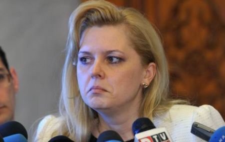 Roberta Anastase a fost demisă. Aceasta va ataca decizia la Curtea Constituţională
