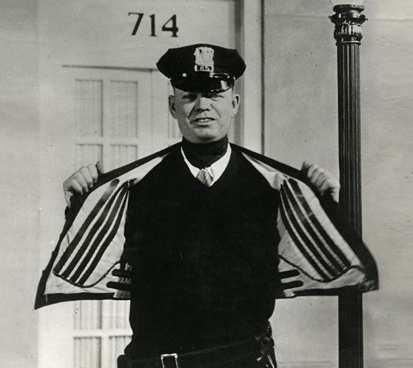 Cele mai tari invenţii din lume. Cum arăta pălăria-radio şi pianul pentru pat 155402