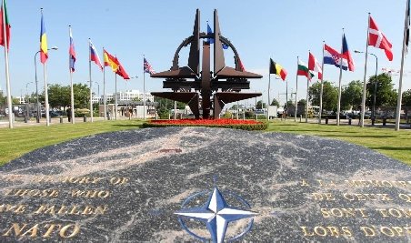 NATO dă un miliard de dolari pentru scutul antirachetă din Europa