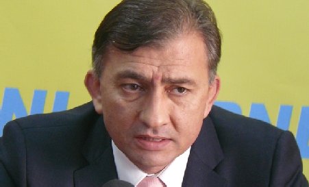Şeful PNL Gorj, Dian Popescu, reţinut pentru 24 de ore. El a fost prins cu afaceri necurate