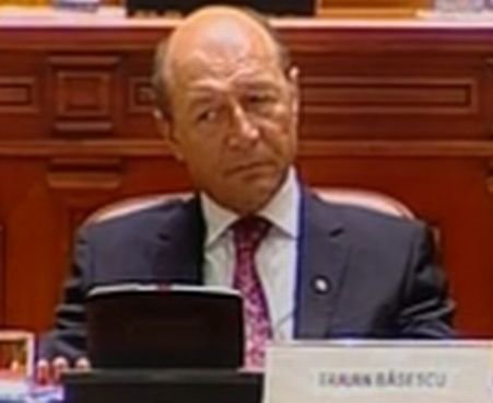 Vezi aici cariera politică a preşedintelui suspendat Traian Băsescu