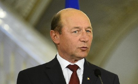 Traian Băsescu este în plină campanie. &quot;Eu am obligaţia să apăr acest mandat&quot;