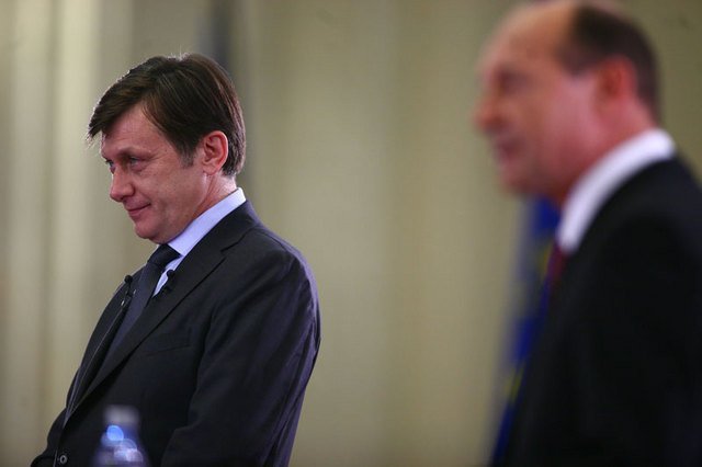 Crin Antonescu a preluat mandatul de preşedinte interimar de la Traian Băsescu