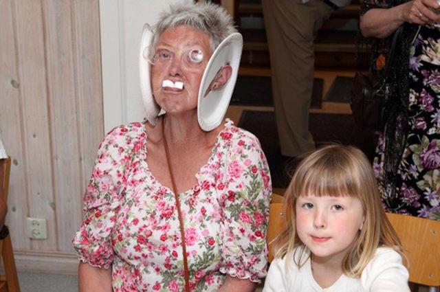 La nunta lor au coborât extratereştrii. Imaginile îi surprind în detaliu pe marţieni. Vezi foto 156206