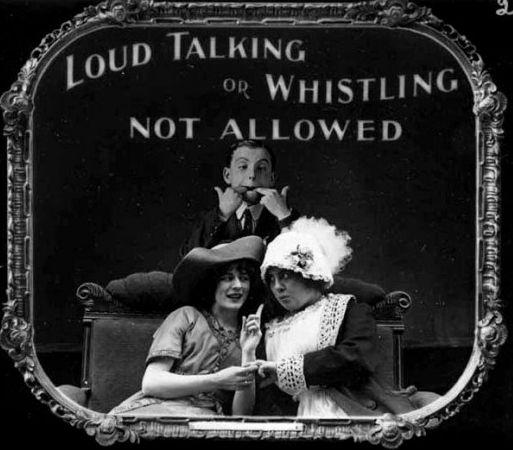 Ţi-ar plăcea să stai în spatele ei la cinema? Afişele din secolul trecut care ar fi binevenite şi în sălite de cinema de astăzi 156347