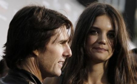 Tom Cruise and Katie Holmes settle divorce