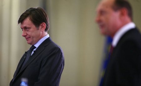 Traian Băsescu hands over Romania's Presidency to Crin Antonescu