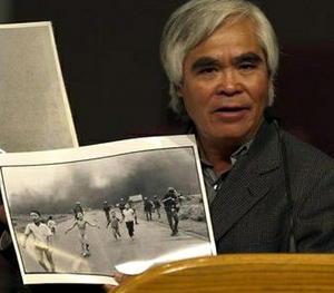 Fotografia tragică ce a oprit un RĂZBOI. Americanii au fost îngenuncheaţi de drama acestei copile 156677