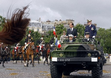 Preşedintele Franţei prezidează, pentru prima dată, ceremoniile de Ziua Naţională