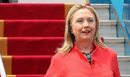 Hillary Clinton va face o vizită oficială în Egipt, pentru a discuta cu şeful Consiliului Suprem al Forţelor Armate 