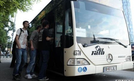 Călătorii vor avea acces în autobuzele liniilor expres din Capitală doar pe la prima uşă