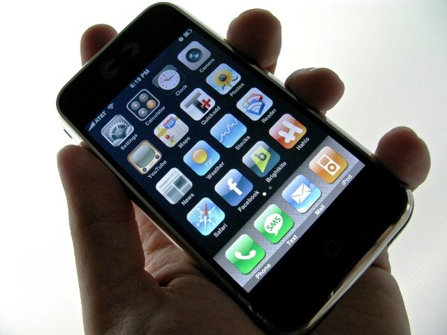 Detalii despre următorul iPhone. Cum va arăta, ce echipare va avea şi când va fi lansat
