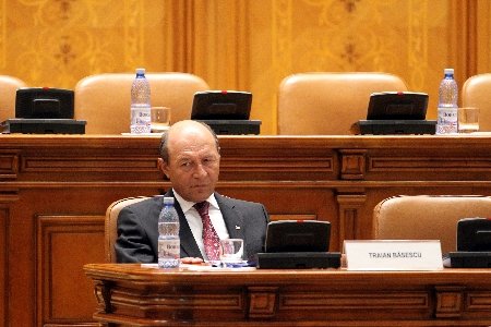 Ponta: Băsescu a băut împreună cu Voronin şi a trăit bine în comunism