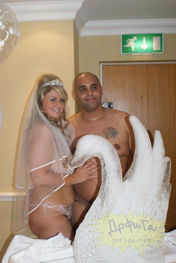 Nunta pe care Dumnezeu nu a binecuvântat-o. Cum au venit îmbrăcaţi mirii în faţa altarului 157769