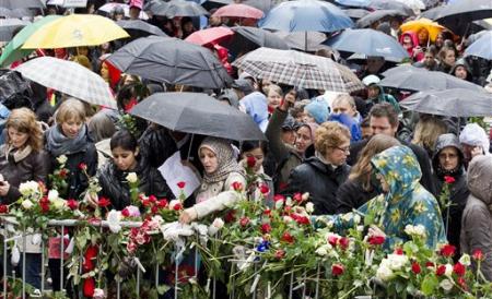 &quot;Norvegienii şi imigranţii sunt şi mai apropiaţi&quot;. Norvegia comemorează un an de la masacrul comis de extremistul Breivik  158544