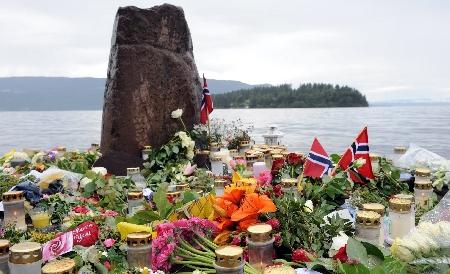 &quot;Norvegienii şi imigranţii sunt şi mai apropiaţi&quot;. Norvegia comemorează un an de la masacrul comis de extremistul Breivik  158546