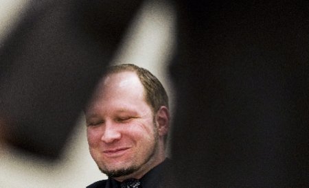 Anders Breivik, transferat într-un alt penitenciar. Extremistul îşi aşteaptă verdictul pe 24 august