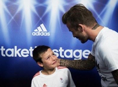 David Beckham l-a făcut pe un copil să plângă. Vezi aici cum s-a întâmplat