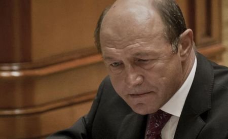 Intelectualii au demonstrat că demiterea lui Băsescu este constituţională. Citeşte scrisoarea adresată liderilor UE