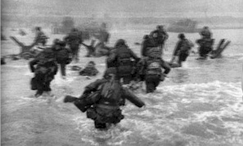 Omul care a ridicat miza fotojurnalismului. „Dacă pozele tale nu sunt suficient de bune, înseamnă că nu eşti destul de aproape” 158899