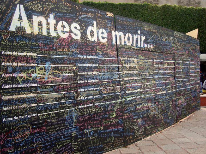 &quot;Înainte să mor, vreau să...&quot; Povestea peretelui care a adunat speranţele oamenilor 159398