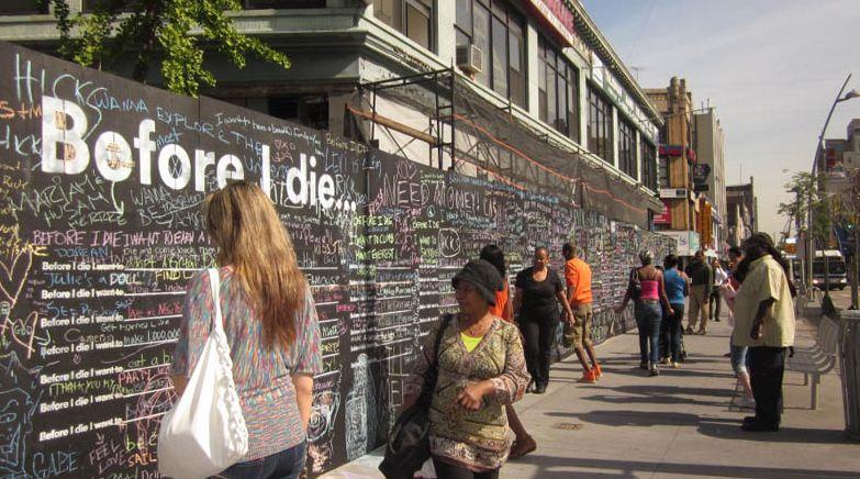 &quot;Înainte să mor, vreau să...&quot; Povestea peretelui care a adunat speranţele oamenilor 159400