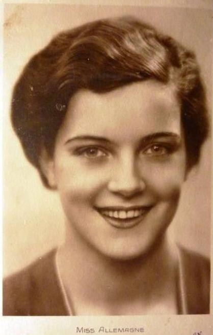 Rafinament, decenţă şi naturaleţe. O privire printre frumuseţile anilor `30. Cum arăta Miss România 159349