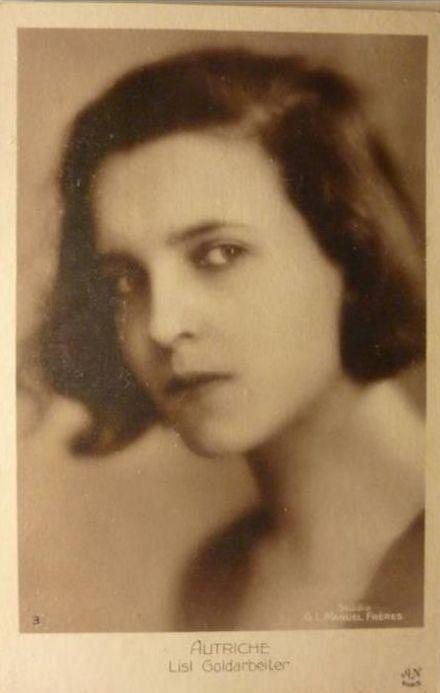 Rafinament, decenţă şi naturaleţe. O privire printre frumuseţile anilor `30. Cum arăta Miss România 159352