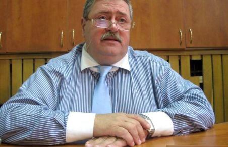 Senatorul Cezar Măgureanu are interdicţie de a părăsi ţara