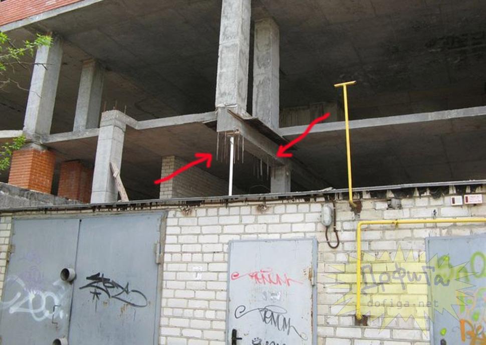 Zici că au fost &quot;instruiţi&quot; la Caracal. Construcţiile care sfidează logica i-au făcut de râs pe ruşi 159371