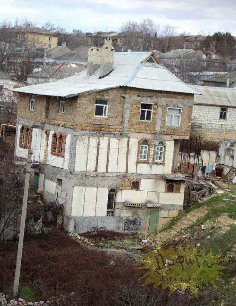 Zici că au fost &quot;instruiţi&quot; la Caracal. Construcţiile care sfidează logica i-au făcut de râs pe ruşi 159374