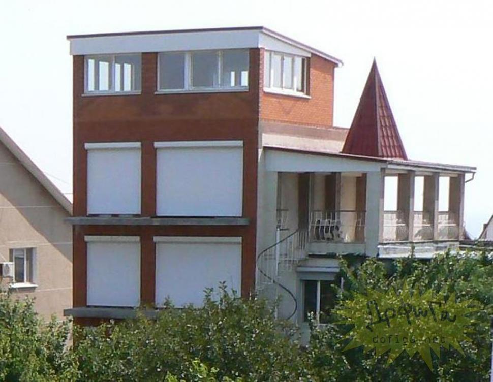 Zici că au fost &quot;instruiţi&quot; la Caracal. Construcţiile care sfidează logica i-au făcut de râs pe ruşi 159383