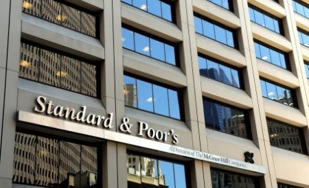 Standard&amp;Poor's: Marea Britanie îşi păstrează ratingul AAA