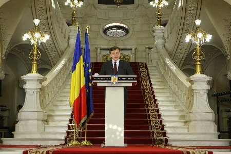 Ce a răspuns Antonescu întrebat dacă va demisiona în cazul în cazul în care referendumul se invalidează