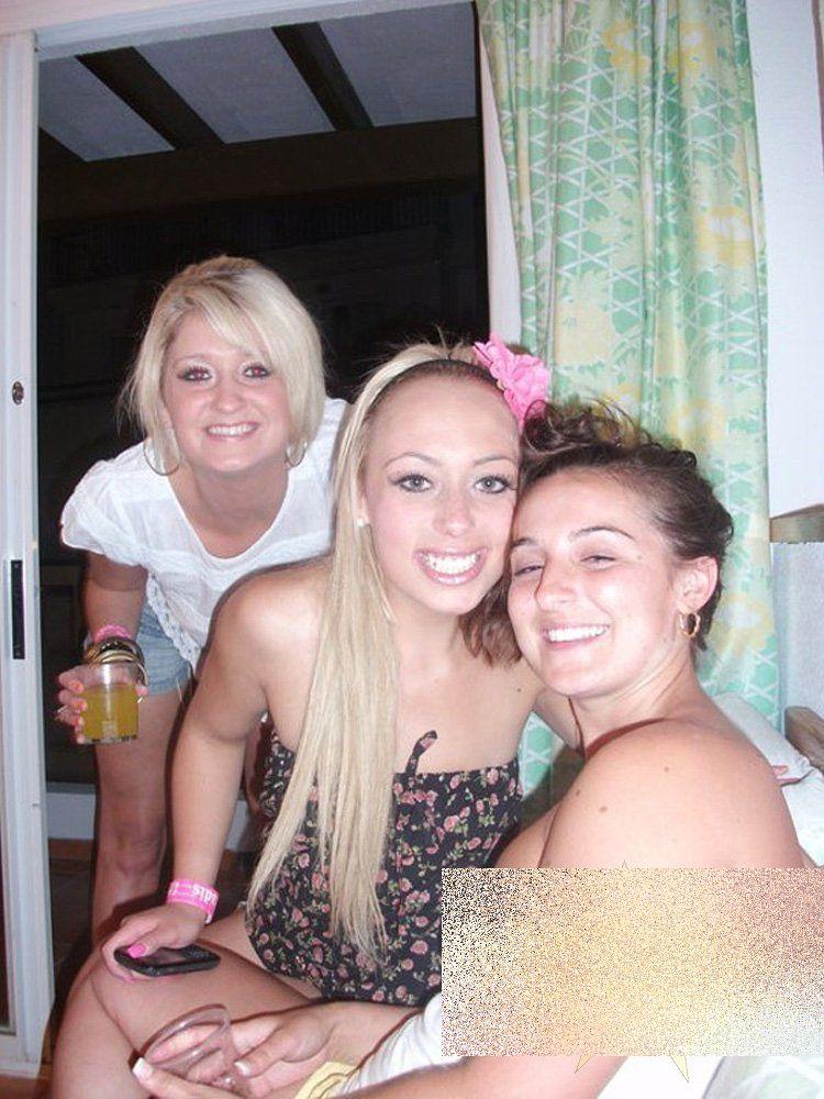 Ce se întâmplă în camerele de cămin ale studentelor. Dezmăţul care te lasă interzis 160433