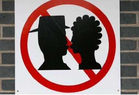 Ebola Outbreak Prompts Ugandans to Stop Kissing