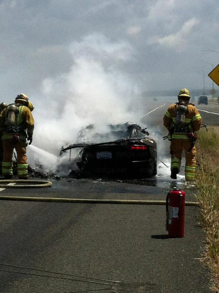 Pare de necrezut ce s-a întâmplat cu maşina asta. Imaginile care au lăsat în lacrimi sute de mii de şoferi 160644