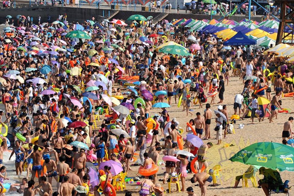 Ce-au păţit când au ajuns pe plajă. Nu le-a venit să creadă ce văd în faţa ochilor 160908