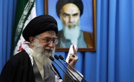 Liderul suprem al Iranului, ayatollahul Ali Khamenei, stă pe Twitter şi Instagram, după ce ţara sa a vrut să interzică internetul
