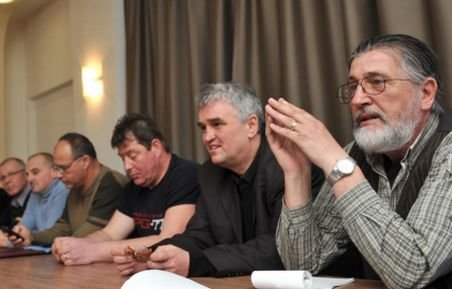 Revoluţionarii din Timişoara, hotărâţi să picheteze Palatul Cotroceni dacă CCR nu va valida referendumul