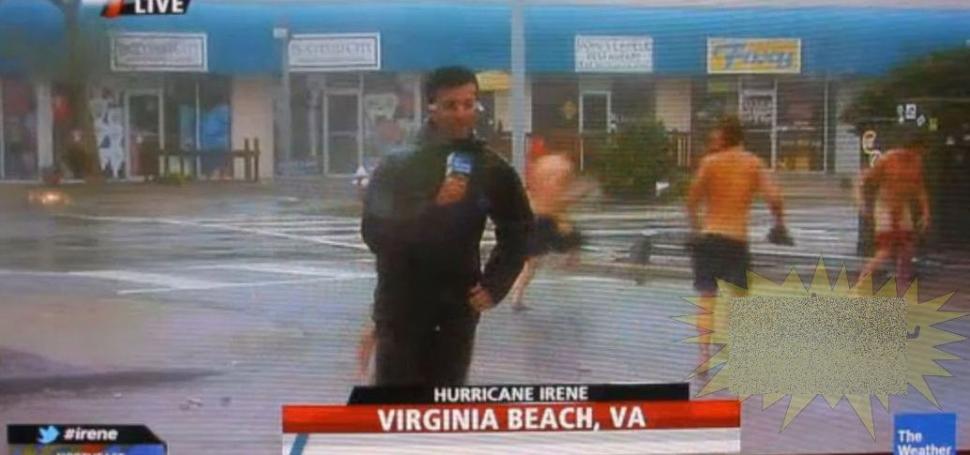 Transmisiunea în direct de care a râs toată planeta. Ce-i fac tinerii din fundal reporterului care era LIVE la TV 160822