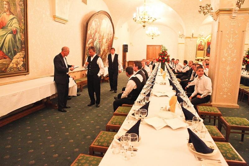 Afacerea de milioane care aruncă în aer Biserica Ortodoxă. Cum a ajuns să îşi cumpere un iaht din vânzarea de LUMÂNĂRI 161055