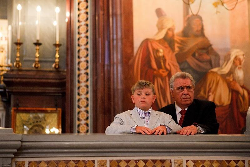 Afacerea de milioane care aruncă în aer Biserica Ortodoxă. Cum a ajuns să îşi cumpere un iaht din vânzarea de LUMÂNĂRI 161058