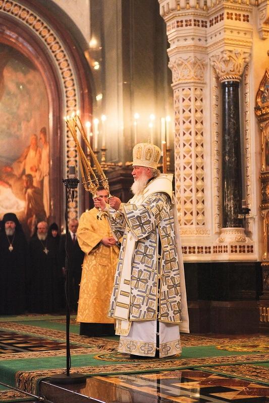 Afacerea de milioane care aruncă în aer Biserica Ortodoxă. Cum a ajuns să îşi cumpere un iaht din vânzarea de LUMÂNĂRI 161066