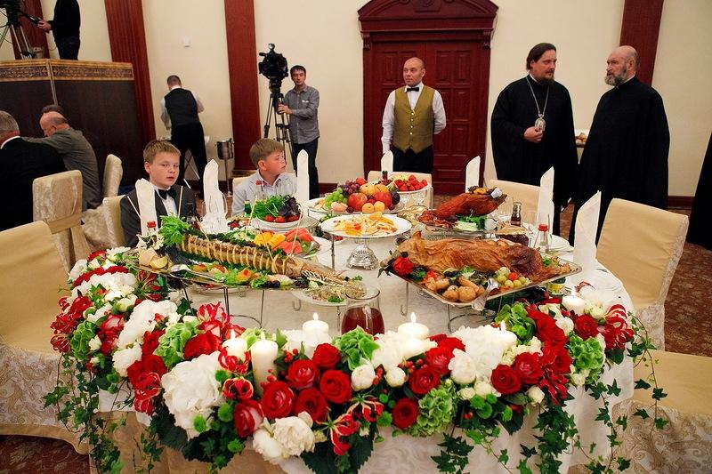 Afacerea de milioane care aruncă în aer Biserica Ortodoxă. Cum a ajuns să îşi cumpere un iaht din vânzarea de LUMÂNĂRI 161074