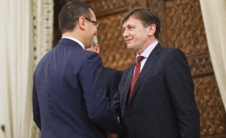 Crin Antonescu a venit la Guvern, pentru o discuţie cu Victor Ponta