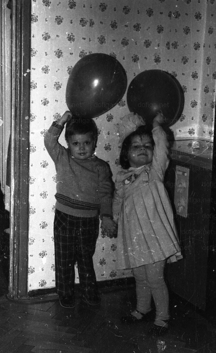 E incredibil cum arată această fetiţă la 20 de ani de când a fost făcută poza. Toată lumea vrea să pună mâna pe ea 161612