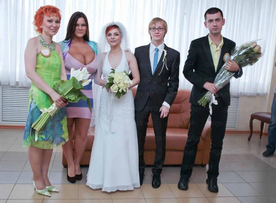 E incredibil cum arată această fetiţă la 20 de ani de când a fost făcută poza. Toată lumea vrea să pună mâna pe ea 161613