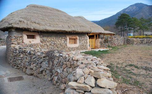 Oamenii pentru care timpul s-a oprit în anul 1.400. Reportaj impresionant despre locul pe care oricine trebuie să-l vadă măcar o dată în viaţă 161562